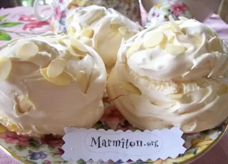 Meringues aux amandes effilées