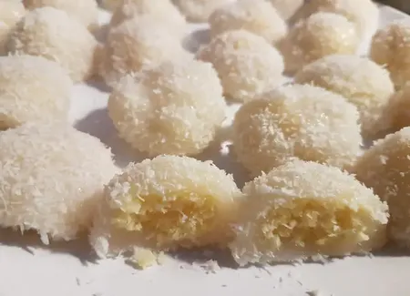 Perles de coco au cœur jaune d’œuf et haricots mungo