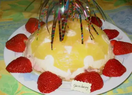 Gâteau à l'ananas et aux fraises