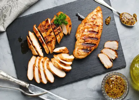 Blancs de poulet grillés à partager, sauce agrumes-moutarde