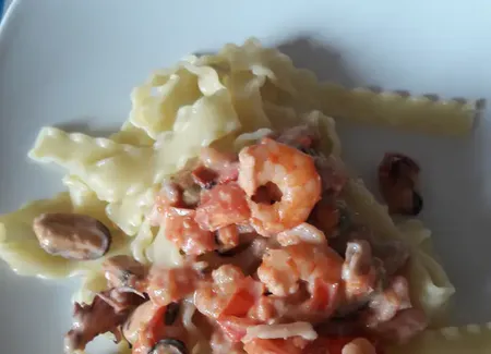 Spaghetti aux fruits de mer et crevettes