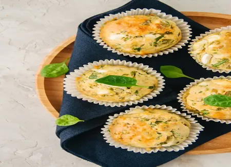 Muffins salés au basilic et féta (sans matière grasse)