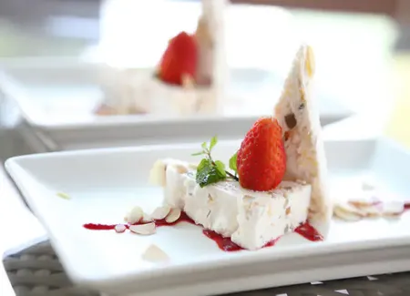 Nougat glacé aux amandes