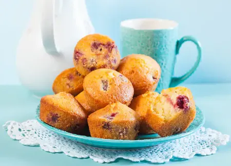 Gâteau délicieux aux cerises et amandes