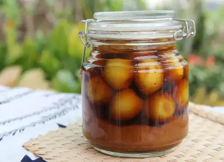 Mirabelles au sirop en bocaux stérilisés