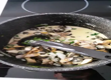 Pignons sauce au vin (coquillages)