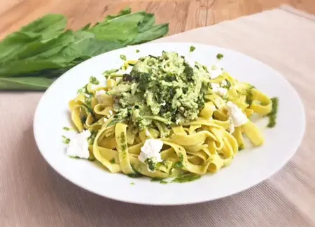 Gratin de pâtes au pesto
