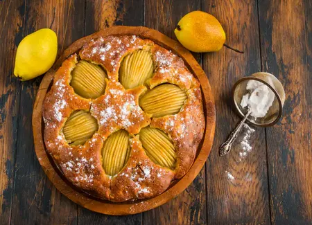 Gâteau aux poires au sirop et pépites de chocolat
