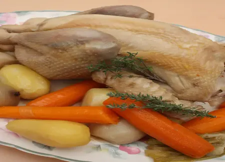 Poule au blanc à l'ancienne