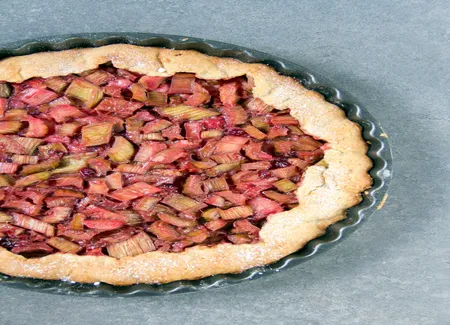 Tarte à la rhubarbe (et poudre d'amandes)
