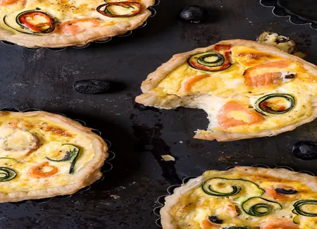 La tarte soleil aux courgettes, tomates et saumon
