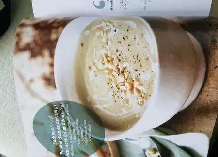 Potage d'endives aux amandes