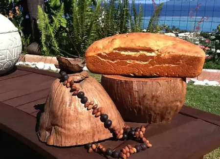 Pain au coco (tahiti)
