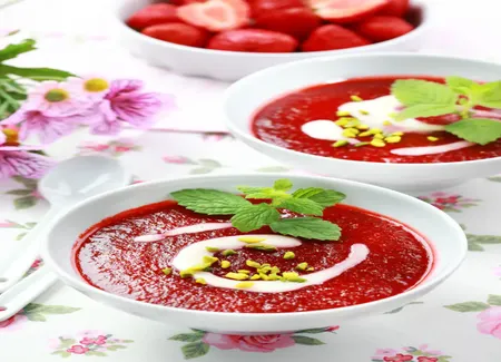 Soupe de pistaches aux fraises