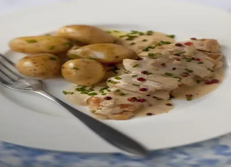 Waterzooi de poulet à la blanche de hoegaarden et au poivre rose