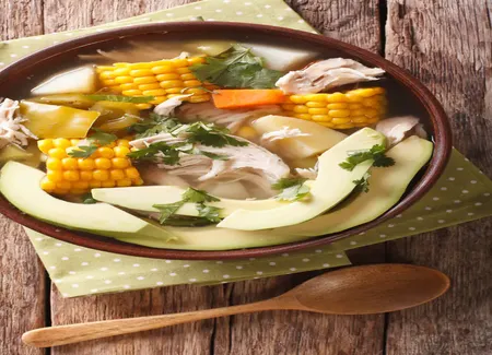 Salade légère au poulet mariné