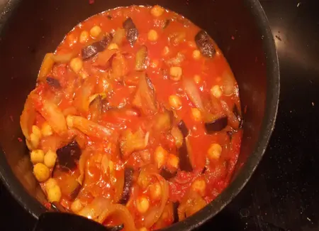Aubergines et pois chiches à à l'indienne