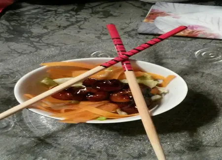 Crevettes marinées sautées à l'asiatique