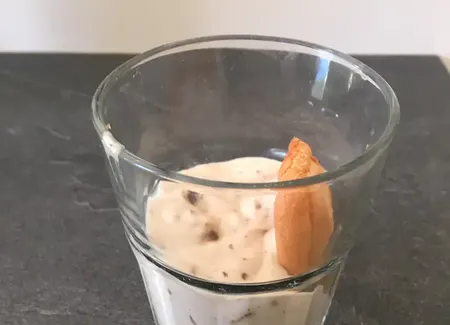 Charlotte à la banane et aux éclats de chocolat