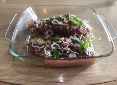 Steak de thon mariné à l'estragon