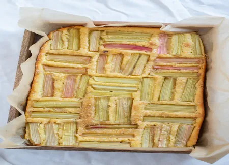 Tarte à la rhubarbe et aux amandes