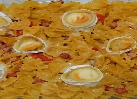 Gratin de pâtes au chèvre, tomate et jambon