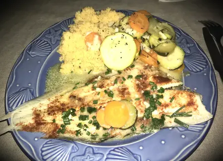 Cocotte de poisson aux petits légumes, ciboulette et paprika