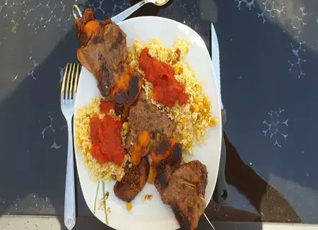 Brochettes d'agneau aux figues et abricots