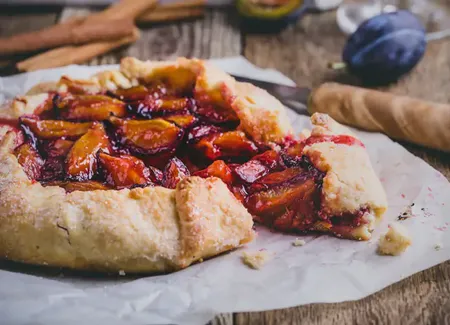 Tarte rustique aux prunes