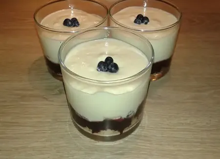 Verrine de tiramisu aux myrtilles