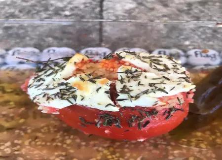 Tomates farcies à la semoule et au chèvre