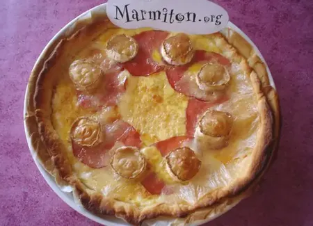 Quiche au bacon et au chèvre chaud