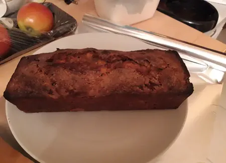 Cake moelleux aux pommes et à la cannelle