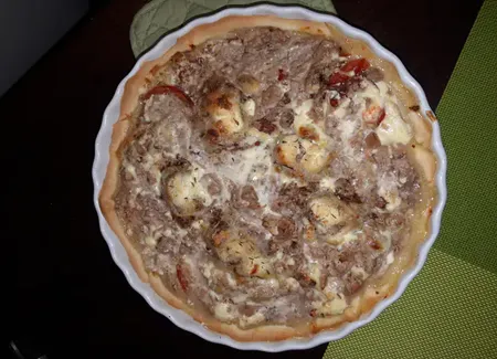 Tarte au thon à la tomate et au chèvre