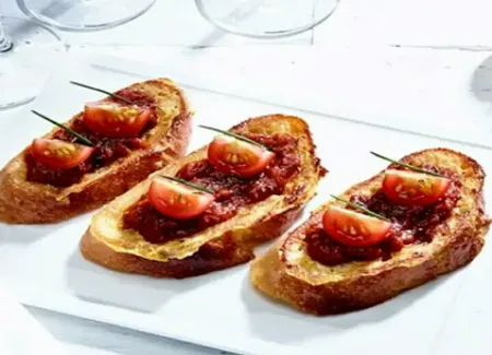 Pain perdu salé tomaté