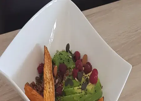 Salade fraîcheur quinoa avocat et patates douces