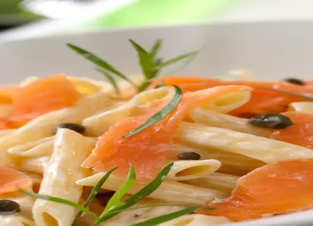 Penne au saumon fumé et à la crème fraiche